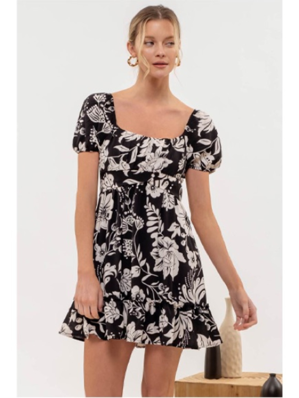 NWT Blu Pepper Women's Pleat Bust Puff Sleeve Mini Dress